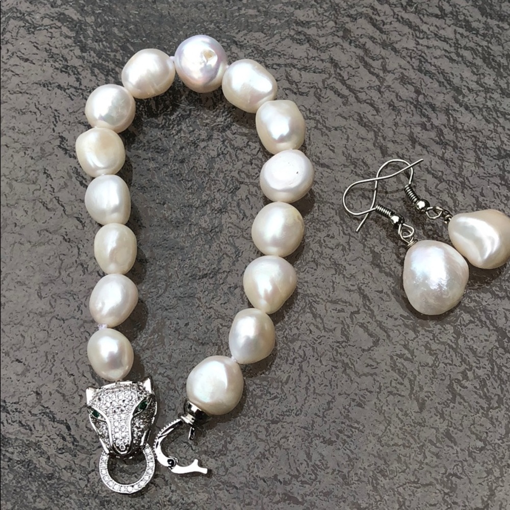 Genuine Pearl Bracelet earring  with silk bag New! - Picture 3 of 4